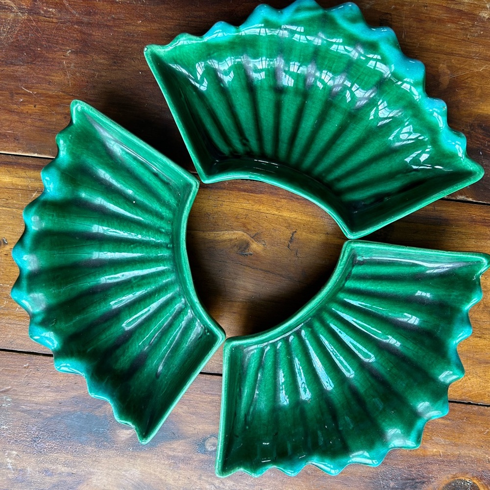 Green California USA MCM Ceramic Fan-Shaped Serving Dishes Charcuterie Board